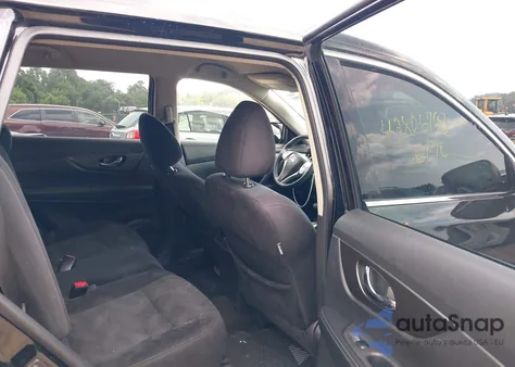 2015 Nissan Rogue S z USA, uszkodzony, nr VIN 5N1AT2MV2FC811217